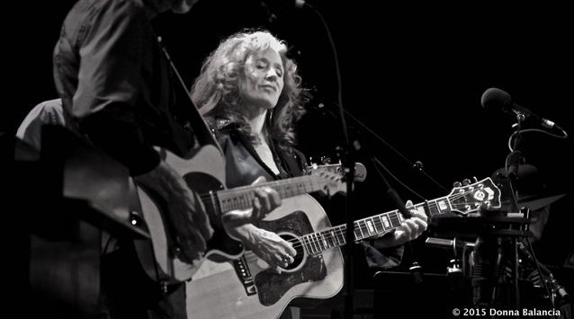 Bonnie Raitt - Photo © 2015 Donna Balancia