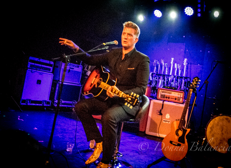 Josh Homme premiered a song or two and covered others in acoustic set - Photo © 2016 Donna Balancia