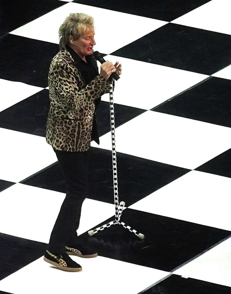 The crowd loves Rod Stewart and he's still got the moves - Photo by Craig Hammons for California Rocker