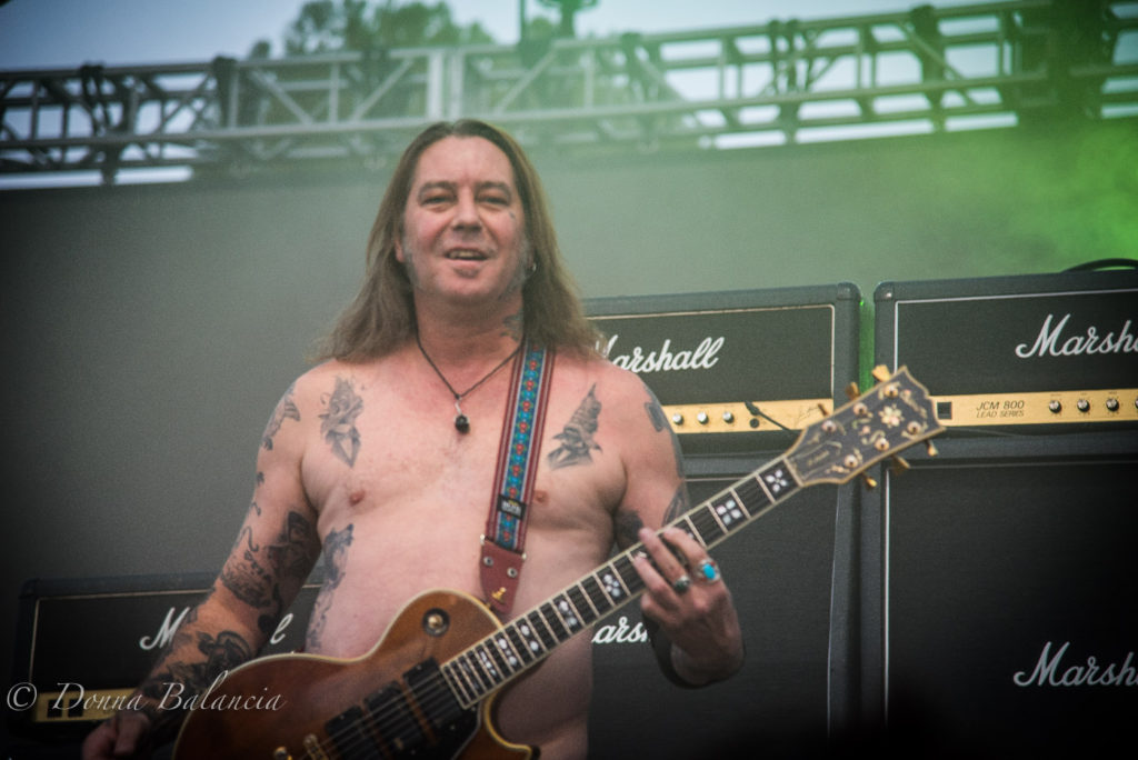 Matt Pike smiles when he sees his daughter in the crowd at Desert Daze - Photo © 2017 Donna Balancia