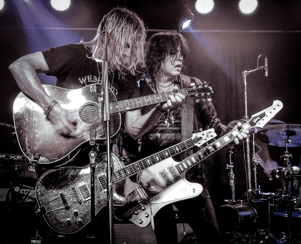 Tom Keifer plays to the house in Orange County - Photo © 2017 Craig Hammons