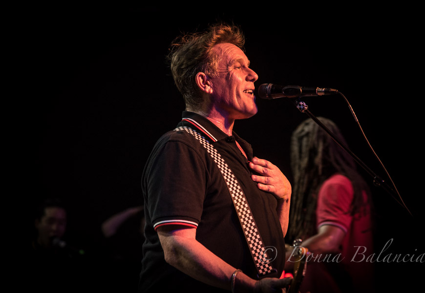 Dave Wakeling still smiling - Photo © 2018 Donna Balancia