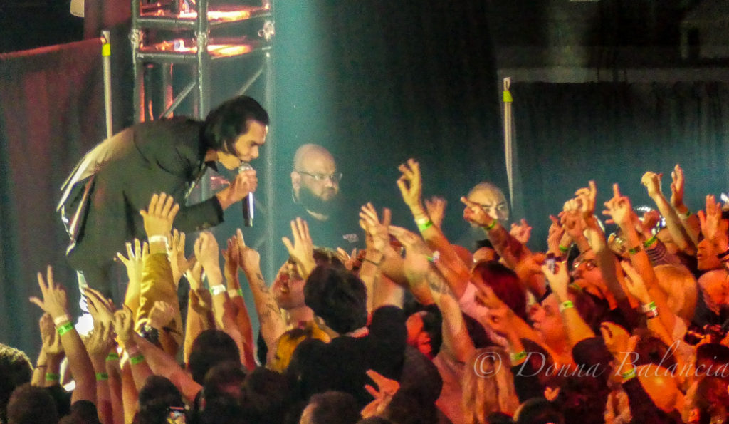 Nick Cave is close to the people - Photo © Donna Balancia 