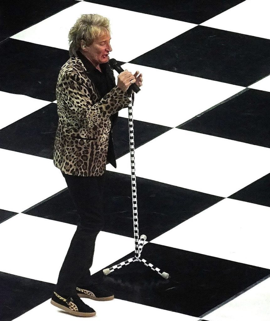 Rod Stewart review and Photo by Craig Hammons