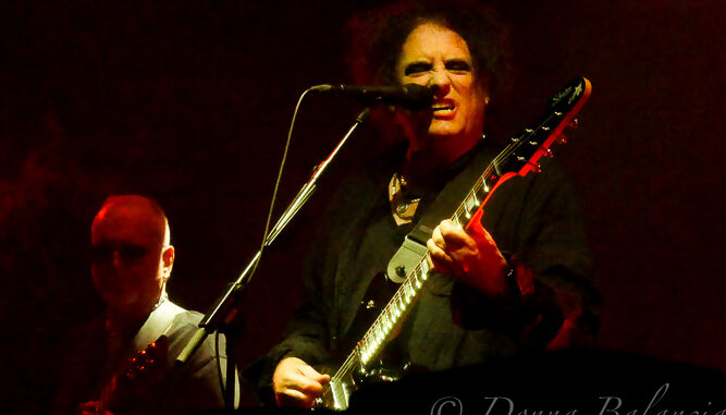 Robert Smith of The Cure-3 Photo by Donna Balancia (1 of 1)