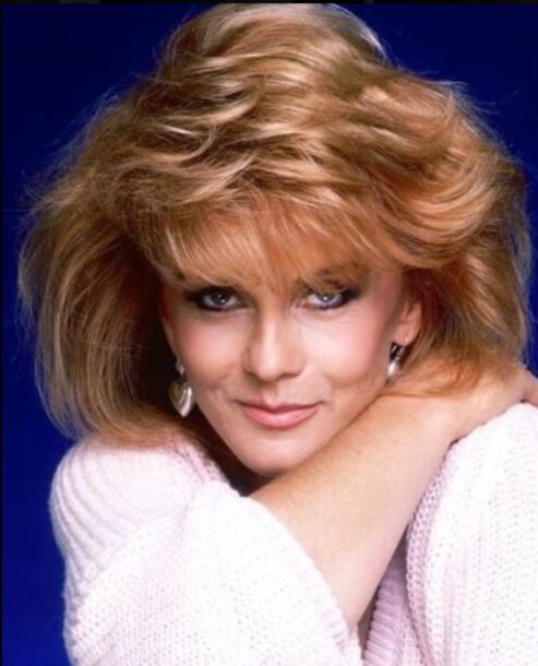 Ann-Margret honored by Arts and Entertainment Journalists - Courtesy
