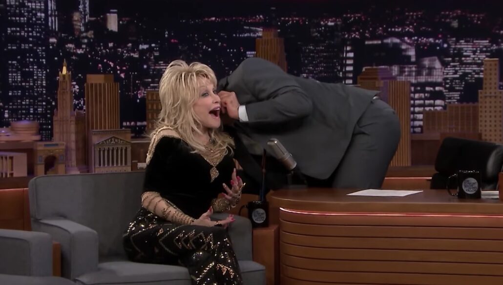 Jimmy Fallon sniffs Dolly's perfume on Tonight Show - Courtesy