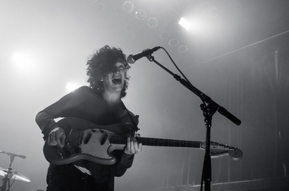 Matthew Healy of The 1975 California Rocker - DeShaun Craddock