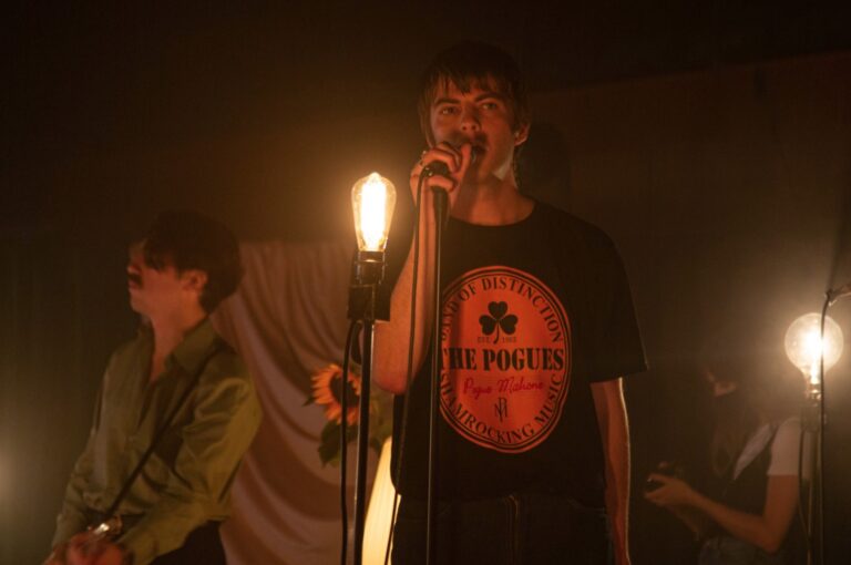 Review Fontaines D.C. Breathe Life Into Inspiring Punk Album, ‘A Hero