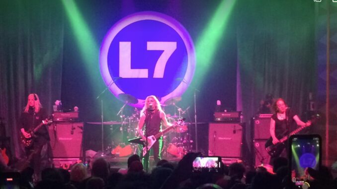 L7 - Photo by Ames Flames