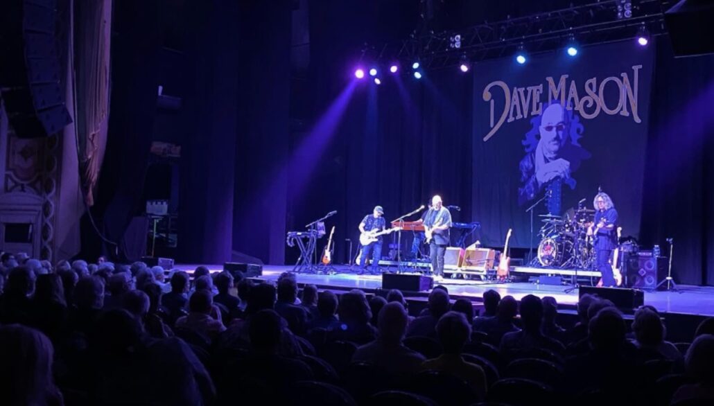 Dave Mason Continues ‘Endangered Species Tour’ Through End of October