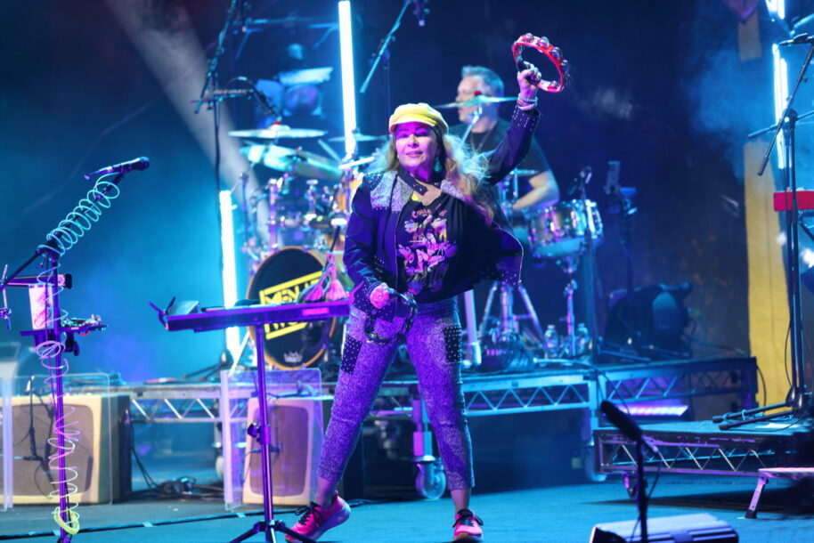 Men at Work - Photos by Notes From Vivace for US Rocker